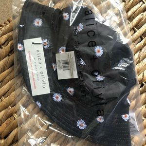 Alice & Olivia Daisy Bucket Hat